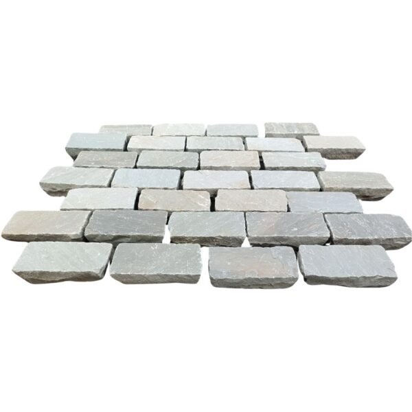 200x100mm Pack 40-60mm 11.60m2 Light Grey Cobbles Setts