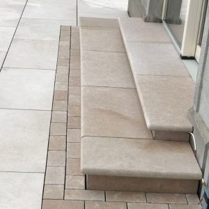 Sinai Pearl Acid (Tumbled) L Corner Bullnose